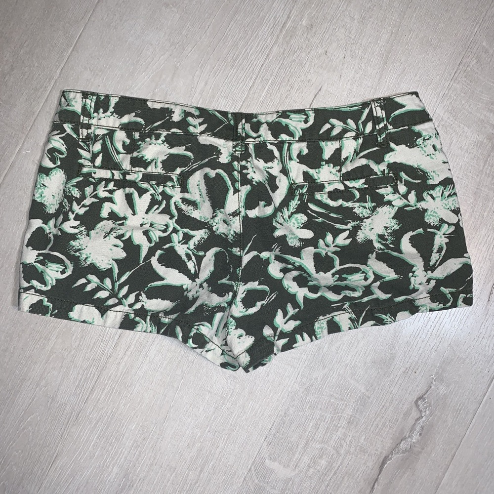MOSSIMO PRINTED CANVAS SHORTS - Picture 2 of 2